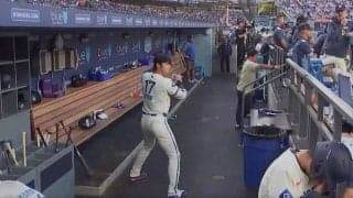 ウソでしょ…？ 大谷翔平、ベンチでの“ある行動”が話題に「プロ中のプロ」「スゴすぎる」 ホームラン直前に見せていた“衝撃光景”「尊敬しかない」