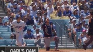 ウソでしょ…！？ 大谷翔平、爆速特大弾で“異変”「動かない」「ドン引き」相手捕手の“被弾リアクション”が話題に