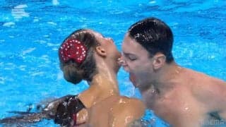首筋に歯を立てて…情熱的な表現にクラクラ！世界水泳AS、イタリアペアが見せた圧巻演技に「こういう見せ方もあるんだ」解説者脱帽