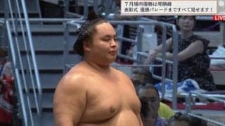 「コレ見ないと終われない」相撲ファンを夢中にさせる千秋楽名物の“超かわいい”景品…登場シーンに視聴者沸騰「きたー！」「今回はコレか！」
