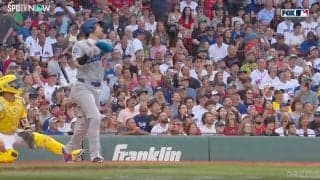 「え？今の打球入るの？？？」大谷翔平の超滞空ムーンショットに外野手も驚いていた？ 着弾まで“約5秒”の圧巻光景