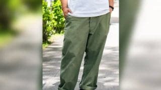 夏も人気絶好調な“カーキ”のパンツ。爽やかに取り入れた洒落た大人たち3名をスナップで