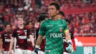 Jリーグで8月導入｢GKの8秒ルール｣ゲームへの影響と残された課題(1)クラブW杯で施行も｢大混乱なし｣、新ルール導入で進む｢戦術的工夫」、GKがボールを持った瞬間に