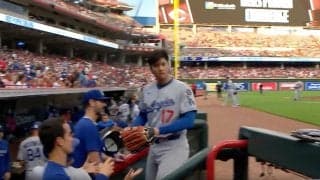 何が起きた？ 大谷翔平、降板時に“まさかの光景”「感動した」ベンチでのサプライズシーンが話題に「頭が下がる」「いいチームだな」