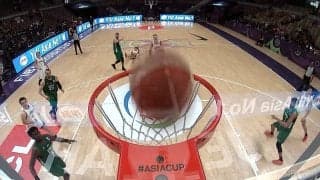 衝撃の84秒で8ポイント→SNS騒然「俺たちの吉井」がトレンド入り「凄すぎた！」吉井裕鷹が倒れながらミラクルショットを沈めた瞬間【バスケ日本代表】