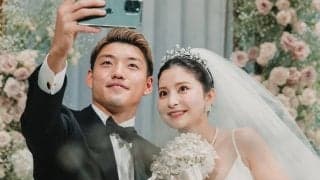 白タキシード姿の日本代表MFがドリブル！堂安律の美人妻が公開した｢改めて挙式｣写真に｢美しすぎている〜｣｢私もこんな式にしたい｣羨望の声 