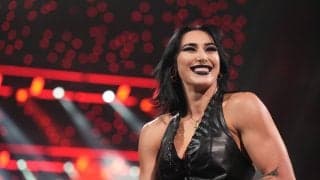 “最恐”美女レスラー、ナチュラルメイク×スカート姿で登場に大反響…ギャップ全開の“優しい笑顔”にメロメロ