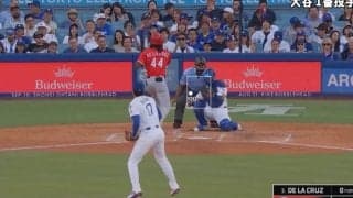 捕手が捕れない！？ 大谷翔平の剛速球で“異変”「すげえ…」160キロ“内角ズバン”→打者の体勢がおかしくなる「エグいな」