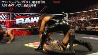 日本人女子レスラーの“ポーズ”に英ファンが熱狂 「めっちゃ人気」「凄いな」日本のファンも驚き 盟友のピンチに登場で会場騒然