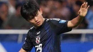 キックオフ直前の談笑シーンがアツい！ 久保建英がブラジル代表ヴィニシウスと｢ただ喋ってるだけなのに｣大盛り上がり！｢ヴィニとタケの画はマジで良い｣