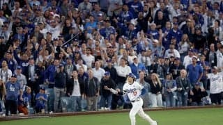 どこ飛んだ…！？ 大谷翔平が「カッコよすぎ」豪快弾→ド派手“確信”バット投げが話題に「鳥肌モノ」「飛んだな」