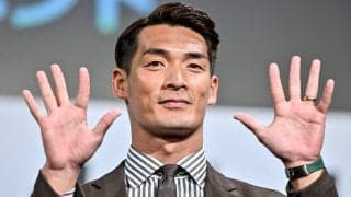 ｢ニヤニヤしちゃう｣元サッカー日本代表・槙野智章＆美人女優妻＆激カワ愛犬、じゃれ合い姿に｢美しい夫婦｣｢こんな夫婦憧れだよ!!!｣の声