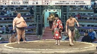 「力士がガリガリやん」「俺より軽いw」イケメン“細マッチョ”人気力士、“体重3倍”差対決 にファン驚愕 