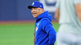 フリーマンも称賛…ロバーツ監督が“ズッコケ”た本当の理由　ド軍連覇を呼んだ行動の真意