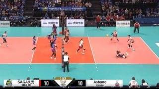 女子バレー、レシーブ直後にブレイクダンス？ “クルッ”と回って→顔面レシーブも…身体能力とガッツが話題