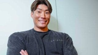本当に44歳？…プロ野球OBに海外驚愕「スーパーマンだ」　まるで彫刻「インクレディブル」