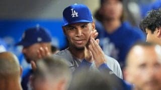ドジャースに舞い込んだ朗報　23歳右腕のサプライズに彼女驚き「1000回イエスよ」