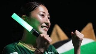 ｢夢の国に天使が舞い降りた｣なでしこMF塩越柚歩、真っ赤なニット姿のクリスマスディズニー満喫ショットに反響