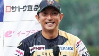 NPB去り7年…“初の栄冠”に輝いた44歳が「かっけー」　異国で放った存在感「衰えないね」