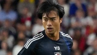 ｢KINGカオル｣復活!? 長期離脱中の三笘薫“全快”トレーニング風景をブライトンが公開！華麗な胸トラ右足弾に｢今日はベンチ入り？試合出る？もうワクワク止まらない｣