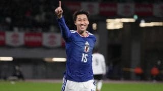 ｢芸術的すぎませんか？｣鎌田大地の一瞬でチャンス創出のワンタッチスルーパスが見事！｢これはシビれる｣｢美しい⋯｣｢鎌田の脱力感が神｣