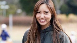 “透け感”水着から腹筋チラ「惚れた」　話題の野球美女に悶絶「めちゃくちゃ綺麗」