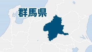 春高バレー群馬代表の高崎と高崎女に必勝ダルマ贈呈　群馬県産経会