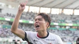 ｢めちゃオシャレ！｣鹿島優勝に貢献“和製アザール”のお洒落な私服ショット満載のロンドン旅に反響！｢服が全部可愛い｣｢色使いが素敵ね｣｢ベイカーストリートやーん｣