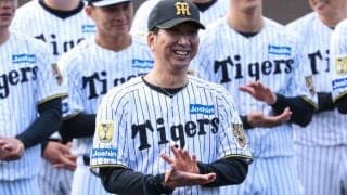 「選手より仕上がってる」現れた“大物”に騒然　阪神キャンプの姿にSNS興奮「次元が違う」