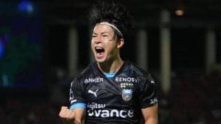 ｢松下洸平かと｣川崎フロンターレ伊藤達哉、28歳とは思えぬ色気あふれる眼差しのモデルショットが沸騰｢いいねが一度しか押せないことに怒り｣