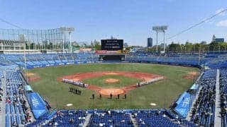 ヤクルト本拠地が“激変”…公開された芝生ゼロの光景「足元に十分ご注意」