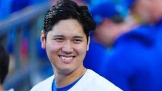 大谷翔平が突如公開したお揃いポーズ　由伸＆朗希とニッコリ…お馴染みの“立ち位置”の1枚