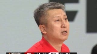 「審判ちゃんとみて」中国HC、日本戦で“まさかの行動”「コートに入りすぎでは？」「邪魔してる」3Pライン侵入でファン困惑【バスケW杯予選】