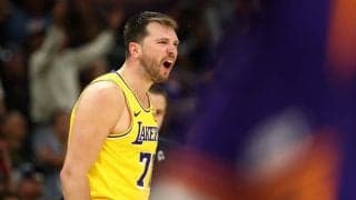 【NBA】レイカーズHC、ドンチッチと一触即発の“口論”も……「よくあること、ルカとは良い関係にある」と確執を否定