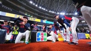 大谷からのダメ出しで奮闘中…侍ベンチに“異変”　後ろのコーチに爆笑「寿司握ってる」