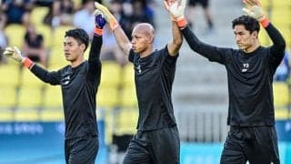 ｢ブラブラ対決｣｢異様な光景w｣ベルギー1部のゴール前で193cm日本人GK同士の迫力満点の空中＆肉弾戦が実現！｢これはカオス…｣｢まじで意味わからん笑｣