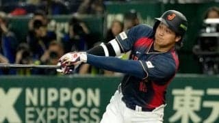 「しっかり振っている」大谷圧巻の“片手弾”の衝撃　泳ぎながらもグランドスラムの理由　解説陣も脱帽、3安打5打点の荒稼ぎ【WBC】
