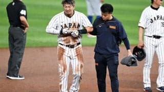 右膝の負傷程度は…「カブスはもう終わりだ」鈴木誠也がキャンプ地に再合流でMRI検査　ファンは心配で「言葉も出ない」