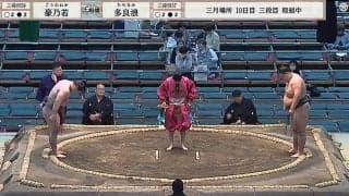 逆転白星も“負け判定”？ 自ら土俵を下りかける珍光景 「すごい回転」「降りかけたw」
