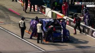 史上3人目の開幕6戦4勝もまさか…緊急ピットインで “窓を外す”異例の光景、ペナルティで最後尾転落も大逆転V