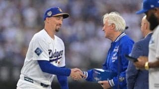 初めて手にした優勝リング　291億円男が“嬉しい悲鳴”…ロハスがまさかのファインプレー