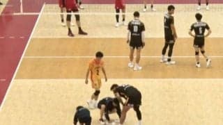 「ちょっと貸しなさい！」男子バレー、スター選手が自らガシガシと雑巾掛け まさかの“珍光景”にアリーナから笑い