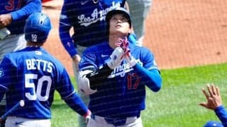 なぜ大谷翔平は1号で天を仰いだのか？　ド軍監督「何らかの力が」、報道陣でも話題に