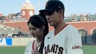 降臨した人気美女が「天使みたい」　へそ出しユニで黒髪なびかせ…豪快投球は「とても綺麗」