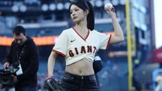 「おへそ、超かわいい」メジャー始球式で女性アイドルが“投げキッス”…SNS騒然「彼女をブルペンに入れろ」