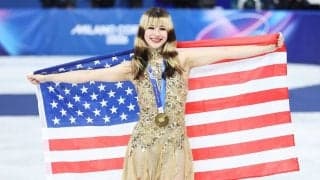 ミニドレスのアリサ・リュウ、グラミー賞受賞歌手とダンスでコラボ……60年代風ファッションを披露し、SNS歓喜「これって夢？」