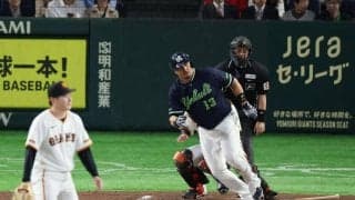 【ヤクルト】思わぬ形で同点のチャンス終了…巨人竹丸がバランスくずしオスナ三塁狙うもアウト