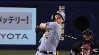 【阪神】佐藤輝明が２打席連発！　バックスクリーン右へ３号２ラン　ドラ１クリーンアップ計４発