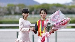 桜花賞に華添えた見上愛、阪神でプレゼンター…スターアニス祝福「白熱したレースに感動」