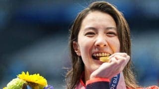 【競泳】白の花柄「お着物姿すてきです」東京五輪２冠の大橋悠依さん「ひこにゃん」の誕生日祝う